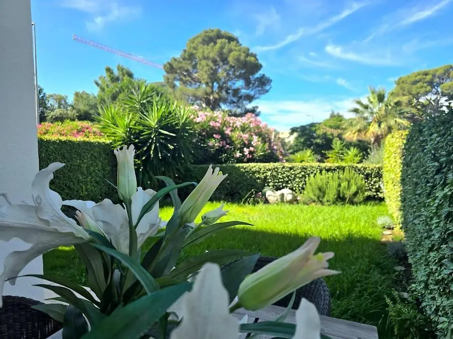 T2 Rdj Saint Raphael Front De Mer 0*, Saint-Raphael (Var) France